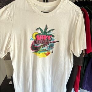 Nike Graphic Tee - White
